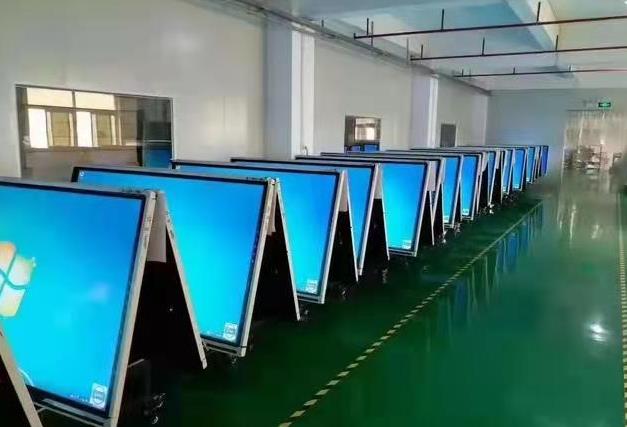 廣告信息觸摸一體機內(nèi)容有哪幾部分組成