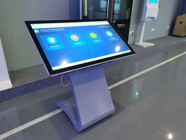 觸摸一體機三種類型：電容觸摸、電阻觸摸、紅外線觸摸