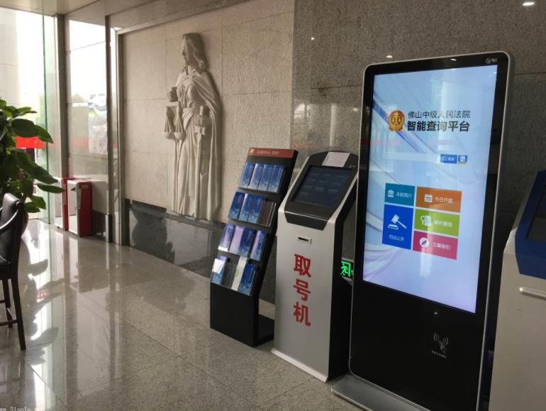 立式液晶廣告機(jī)為什么受歡迎，有什么特性？